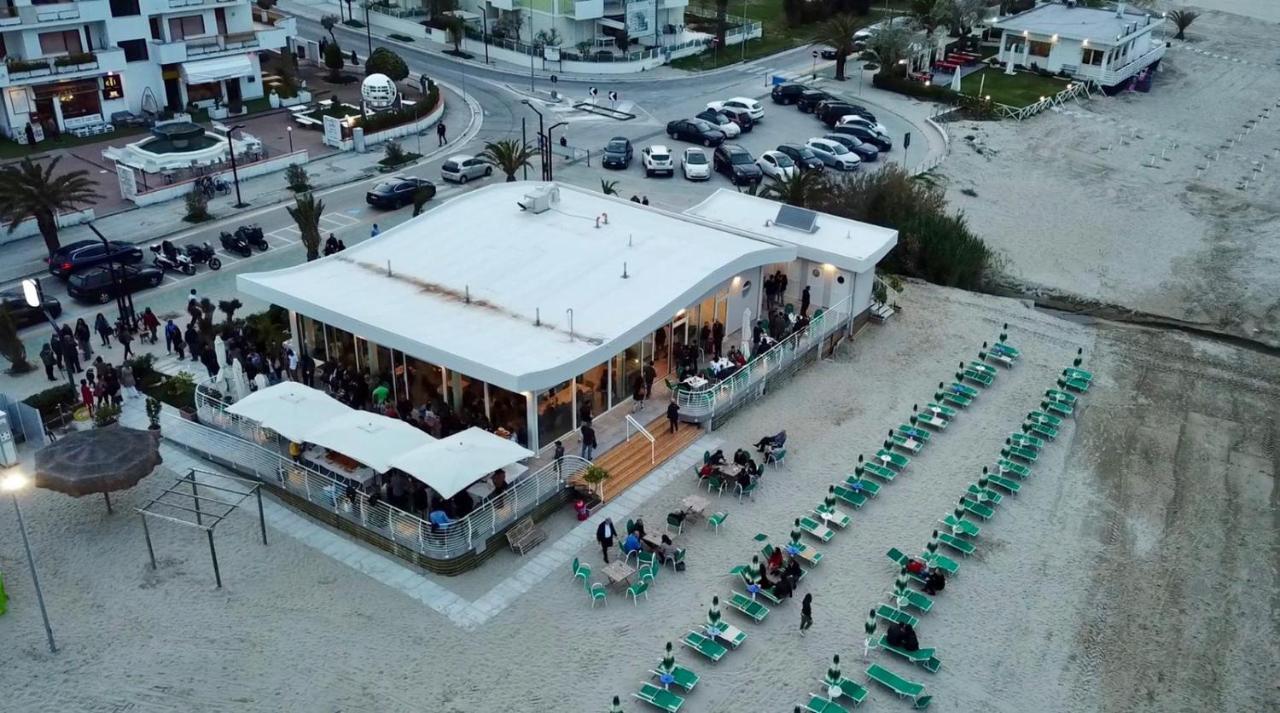 Le Rose Beach & Suites Appartamenti Fronte Mare A Villarosa Martinsicuro Luaran gambar